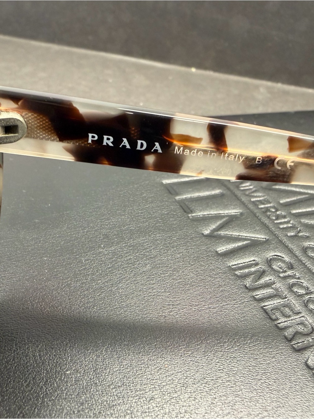 Prada Tortoiseshell Round Sunglasses with Brown Lenses with graduated contact le - Picture 7 of 8